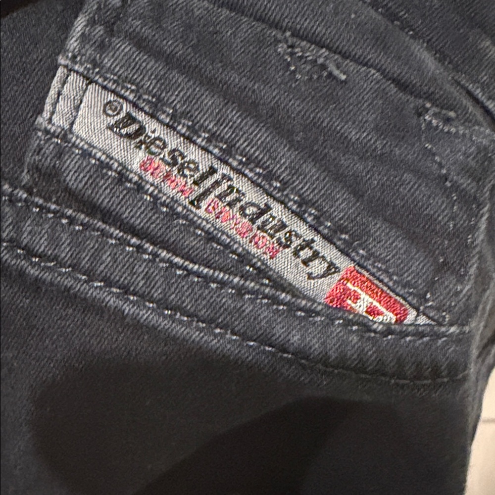 Diesel Women's Black Skinny Jeans - Picture 3 of 4